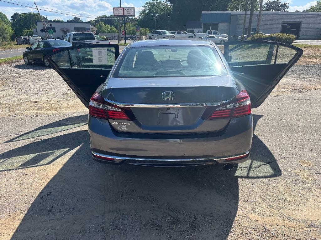 2016 Honda Accord LX - Photo 7