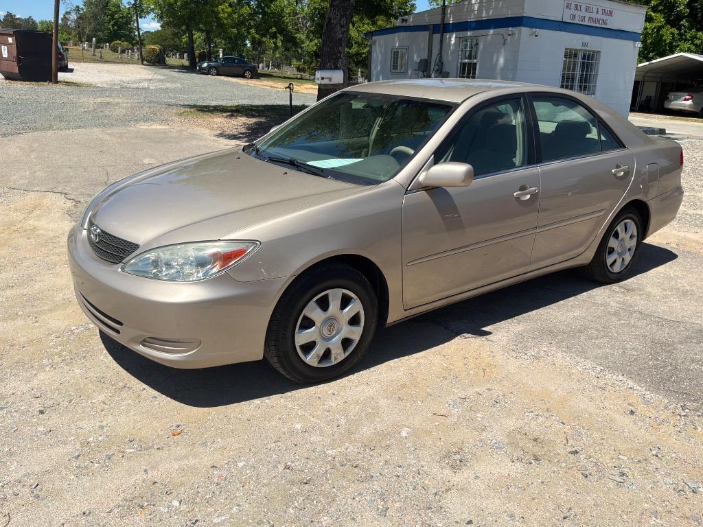 2004 Toyota Camry LE 4AT's photo