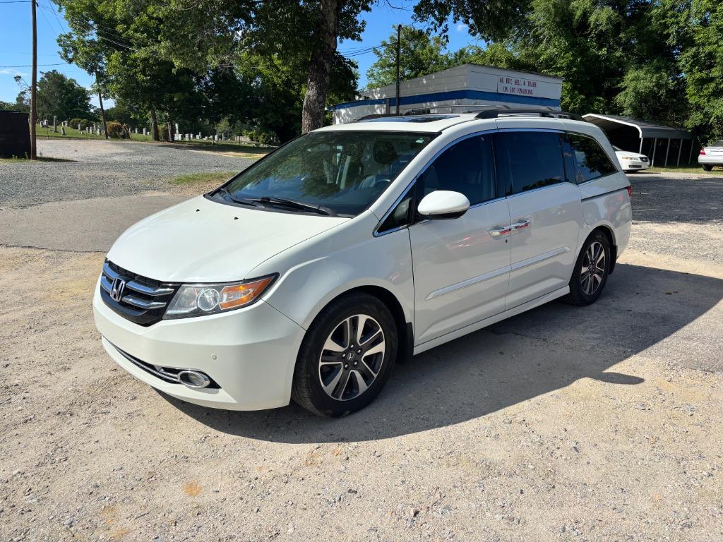 2014 Honda Odyssey Touring's photo